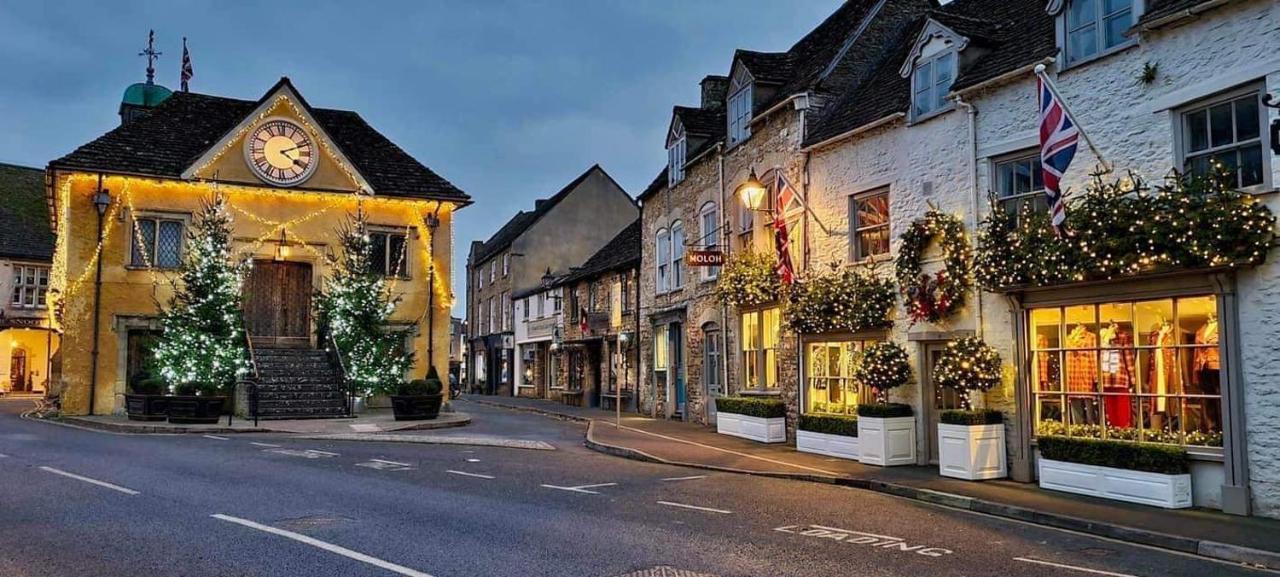 Stylish One Bedroom Cotswold Coach House Tetbury Esterno foto