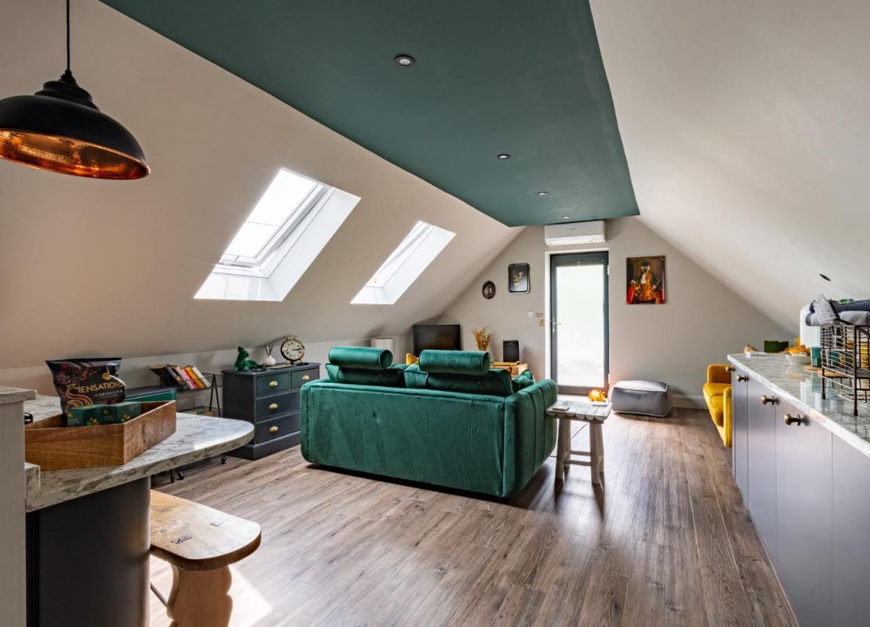 Stylish One Bedroom Cotswold Coach House Tetbury Esterno foto